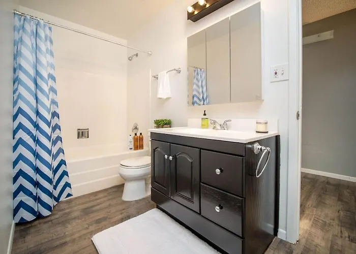 Modern, Oasis! Private Pool, Sleeps 12