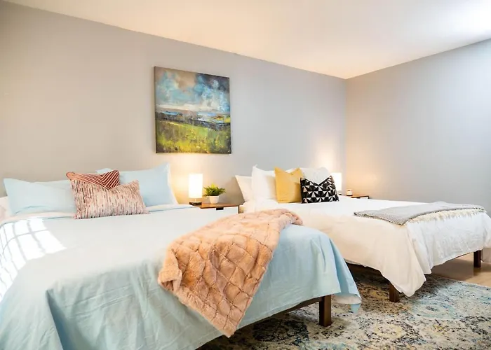 Modern, Oasis! Private Pool, Sleeps 12 * Tempe