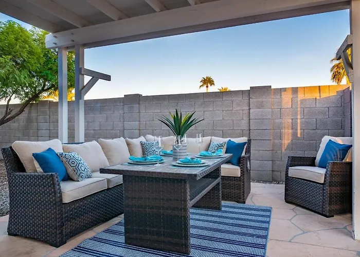Modern, Oasis! Private Pool, Sleeps 12 Hébergement de vacances *