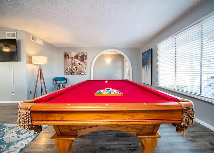Modern, Oasis! Private Pool, Sleeps 12 Hébergement de vacances *